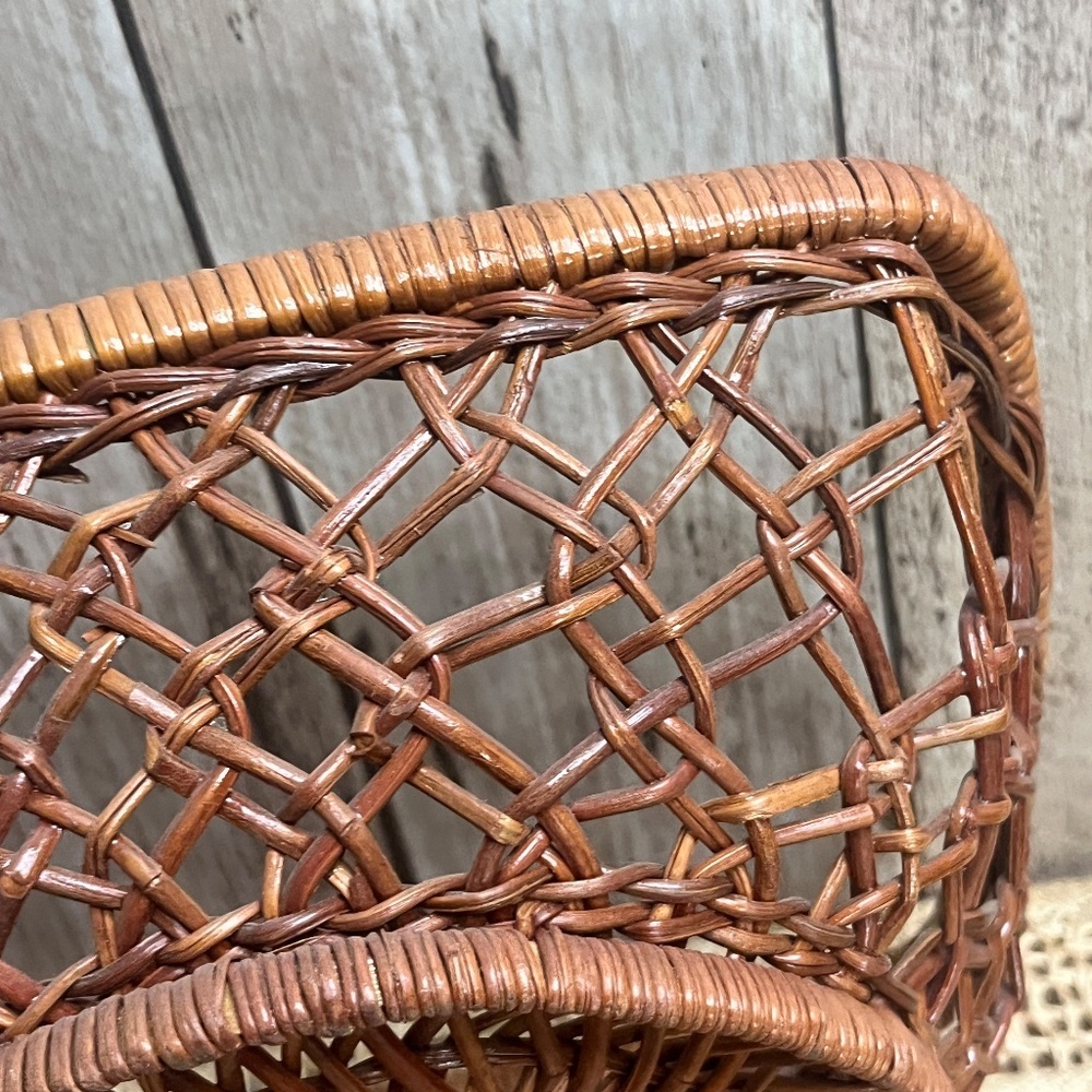 Vintage Woven Wicker Basket | Rustic Farmhouse Catchall Tray | Boho Home Decor - Picture 4 of 5